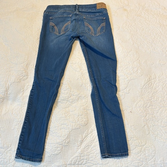 Hollister cropped distressed jeans - Picture 4 of 4